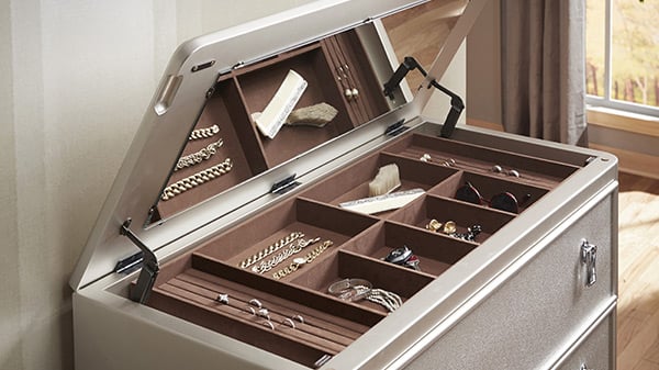 Felt-lined storage